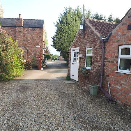 Fifth Milestone Cottage Dunnington Exterior photo